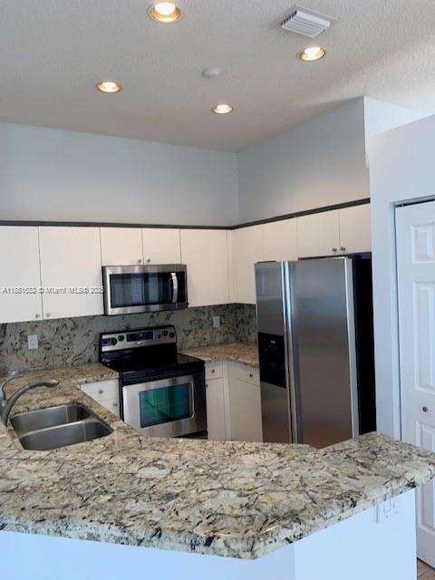 Small Image of 700 VISTA MEADOWS DR, Weston Number 6