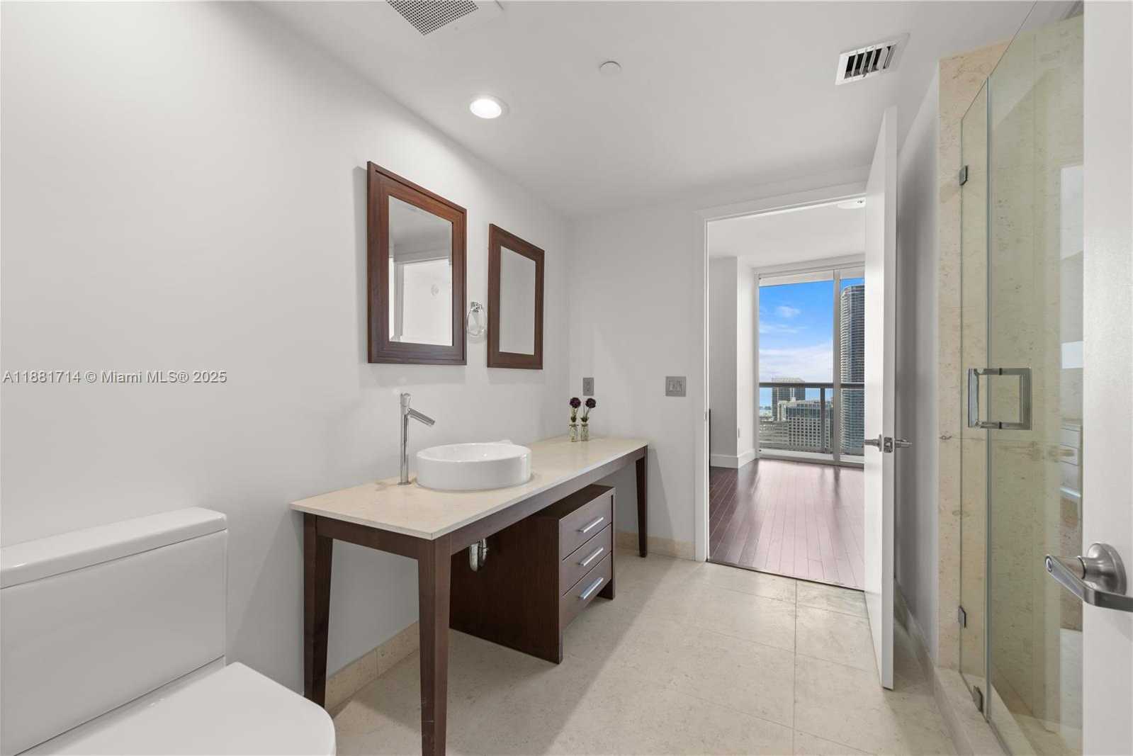 Small Image of 495 BRICKELL AVE #5003, Miami Number 18