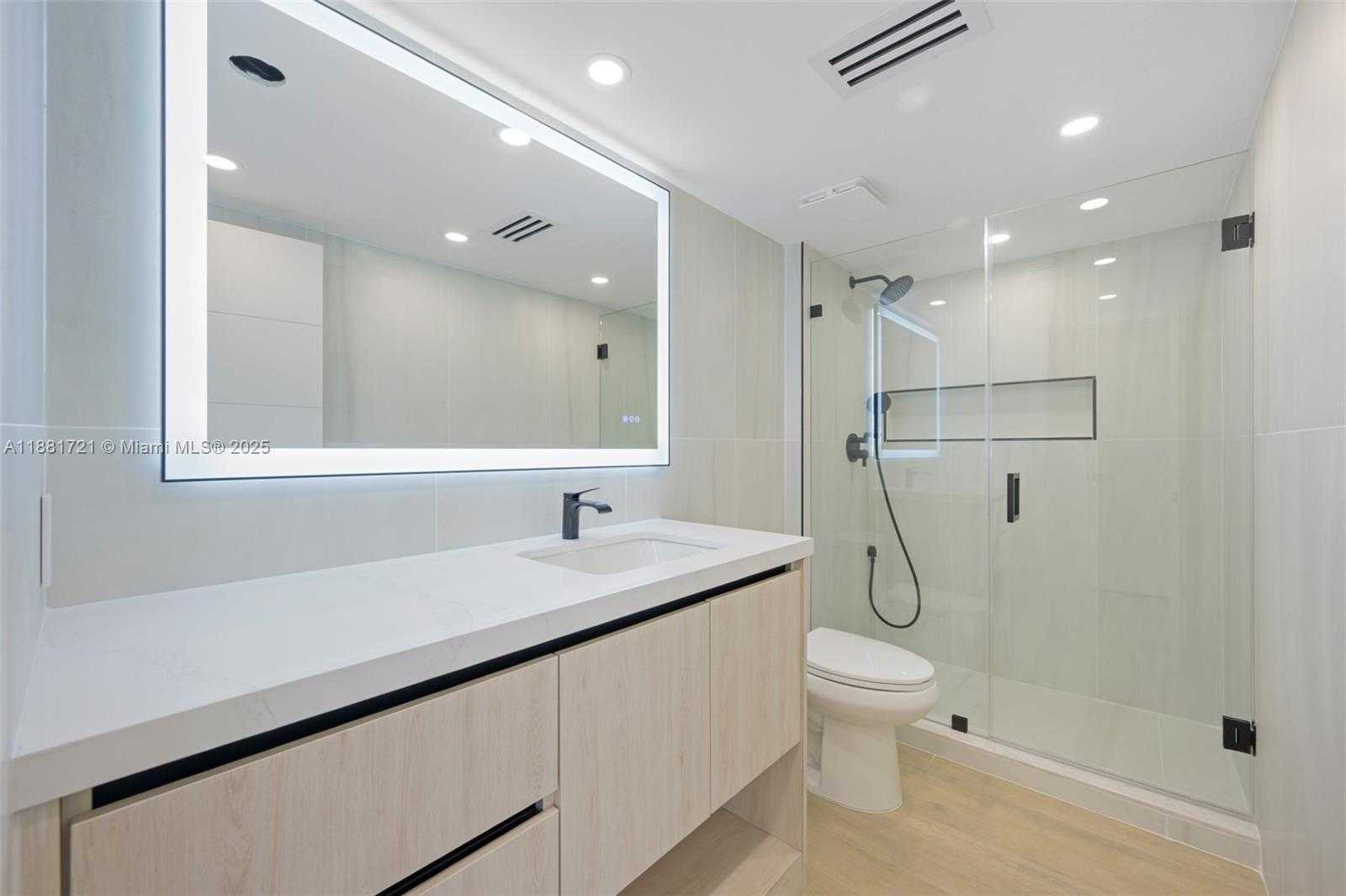 Small Image of Aventura Number 15