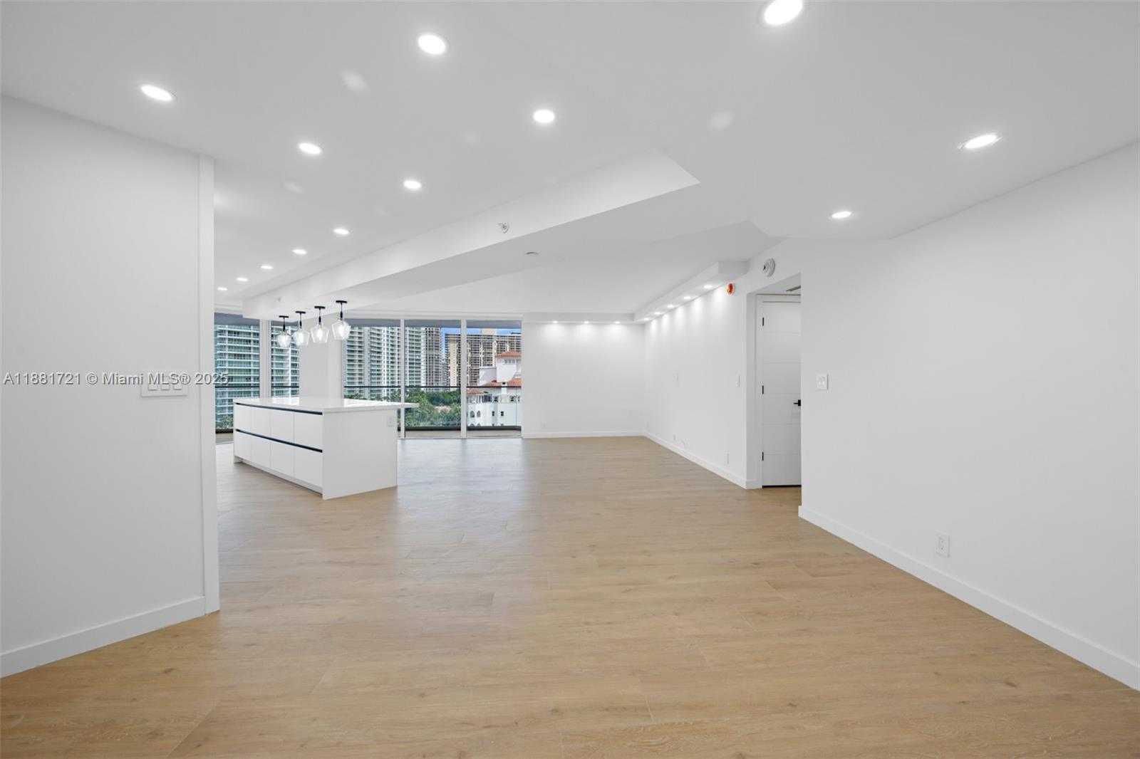 Small Image of Aventura Number 5