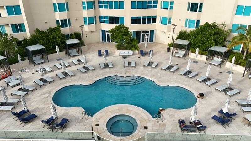 Small Image of 300 SOUTH POINTE DR #706, Miami Beach Number 22