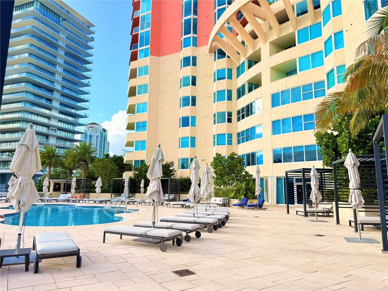 Small Image of 300 SOUTH POINTE DR #706, Miami Beach Number 23