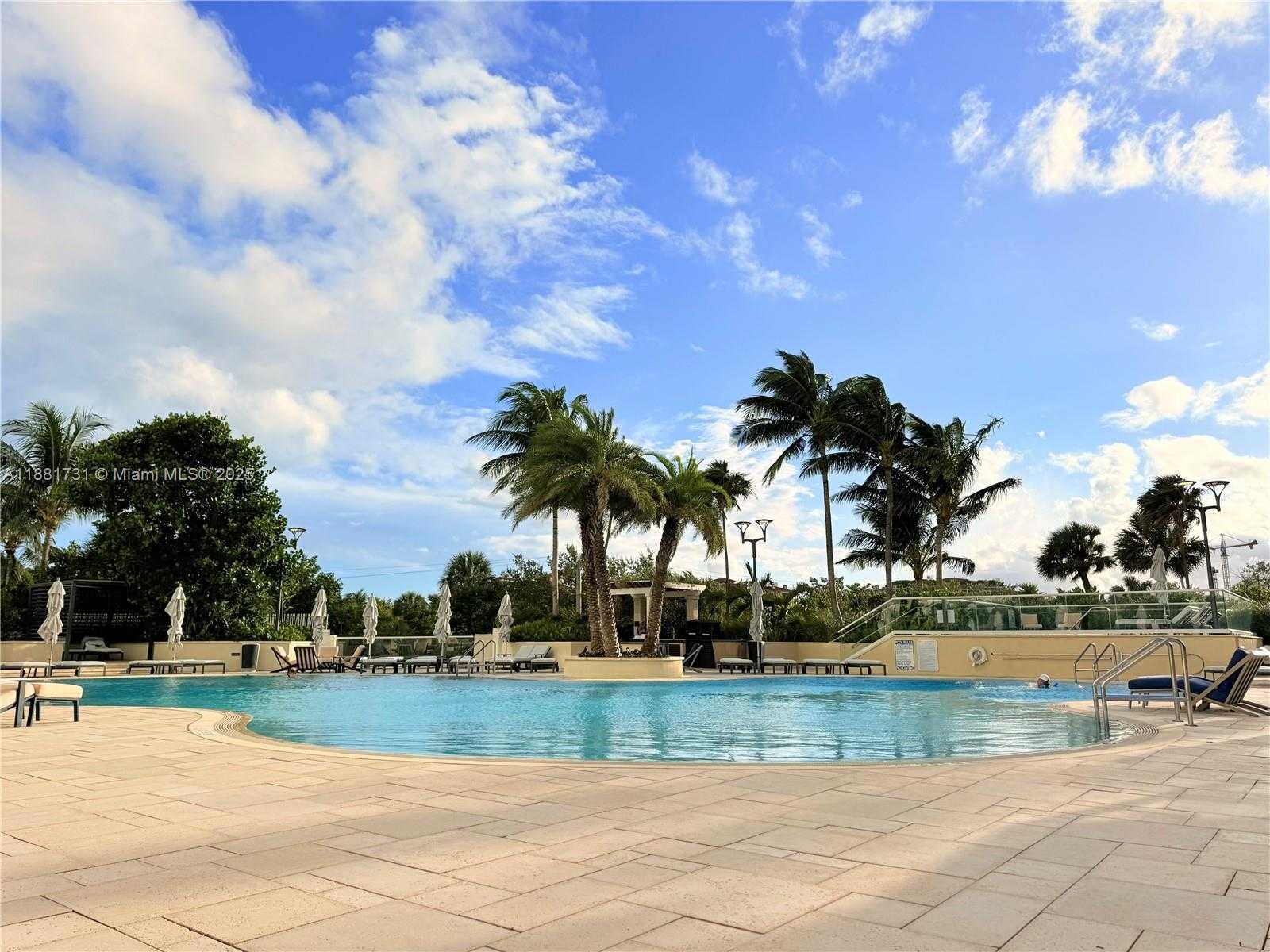 Small Image of 300 SOUTH POINTE DR #706, Miami Beach Number 27