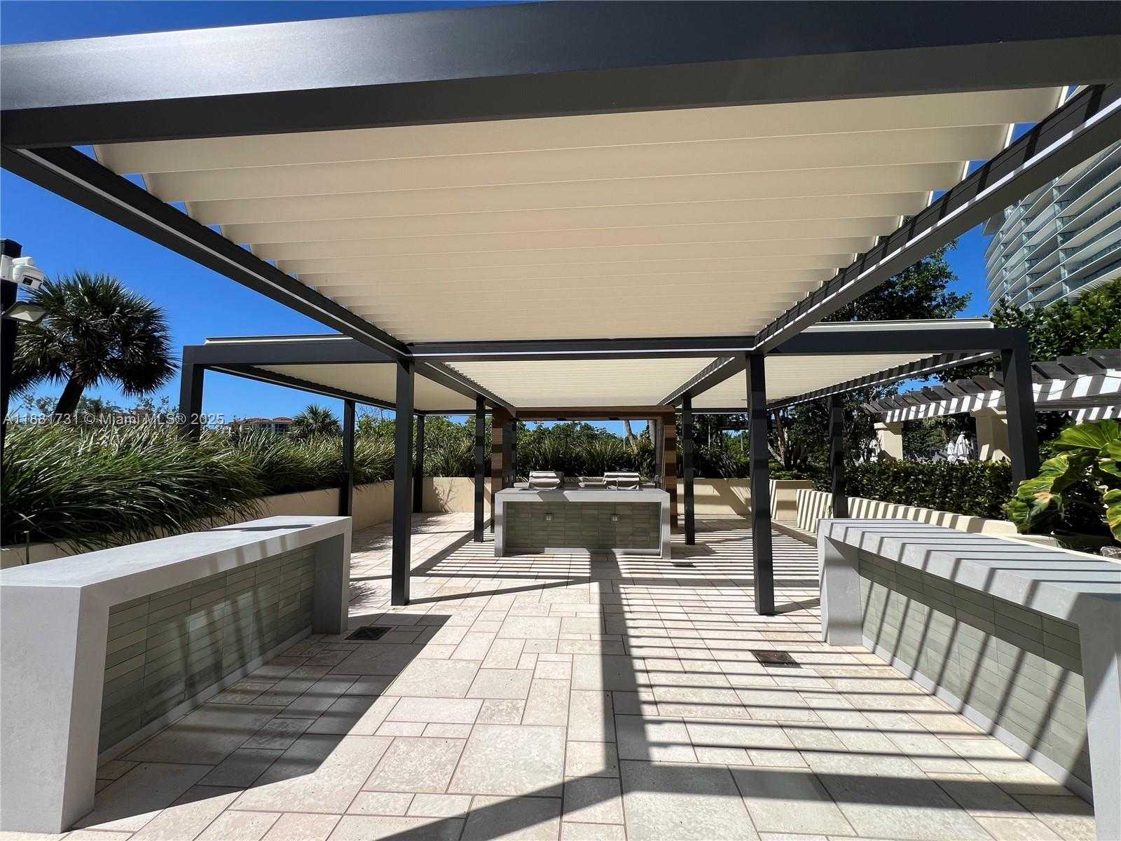 Small Image of 300 SOUTH POINTE DR #706, Miami Beach Number 33