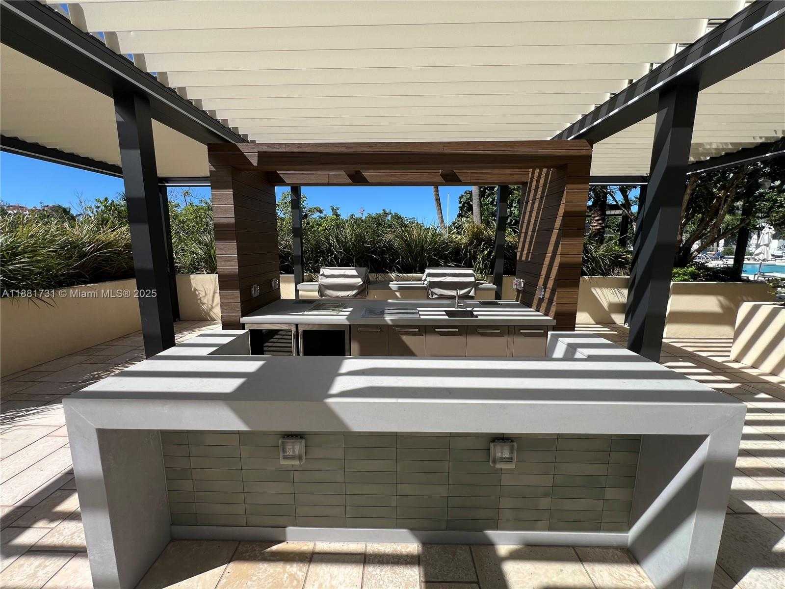 Small Image of 300 SOUTH POINTE DR #706, Miami Beach Number 34