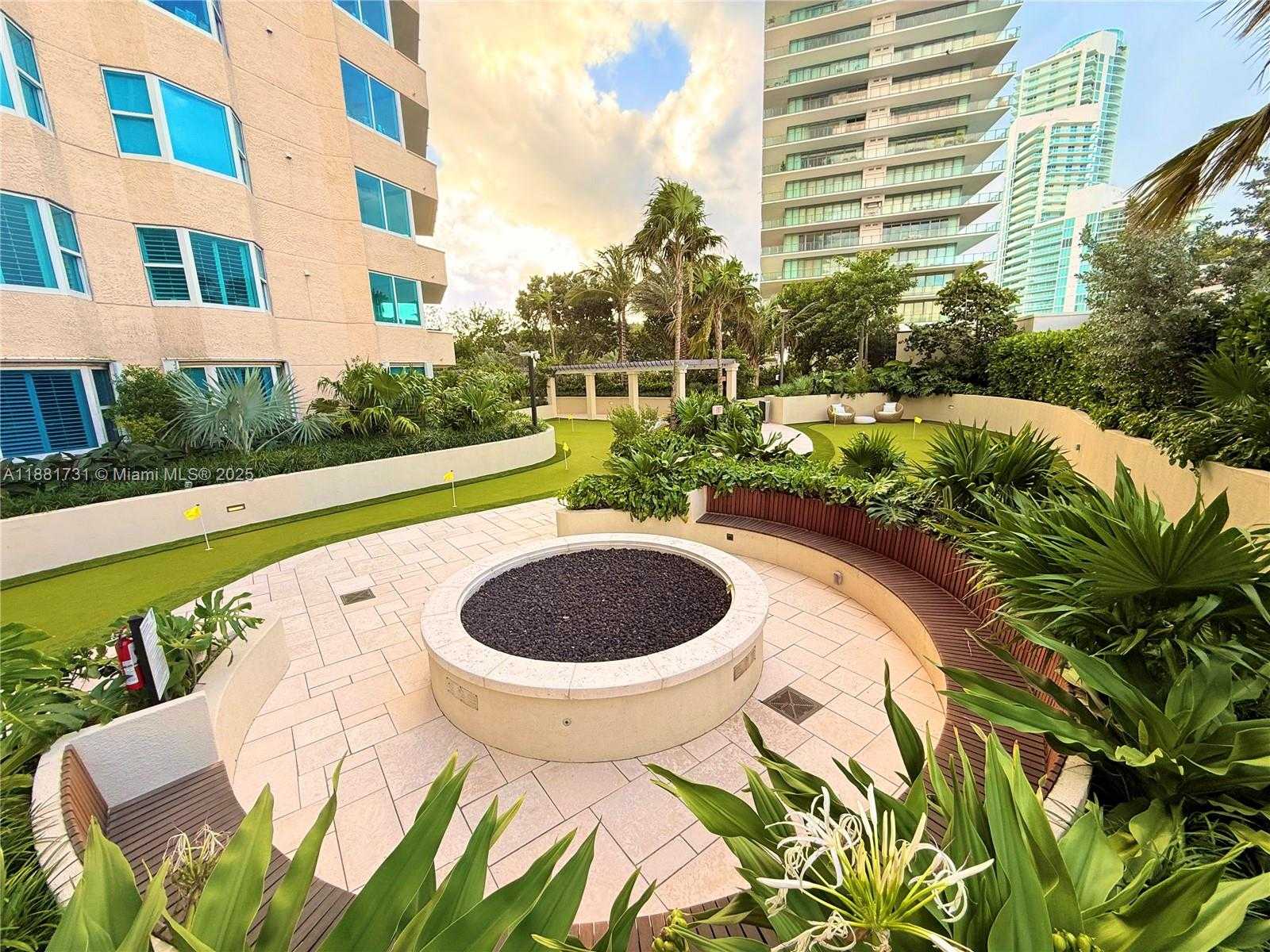 Small Image of 300 SOUTH POINTE DR #706, Miami Beach Number 41