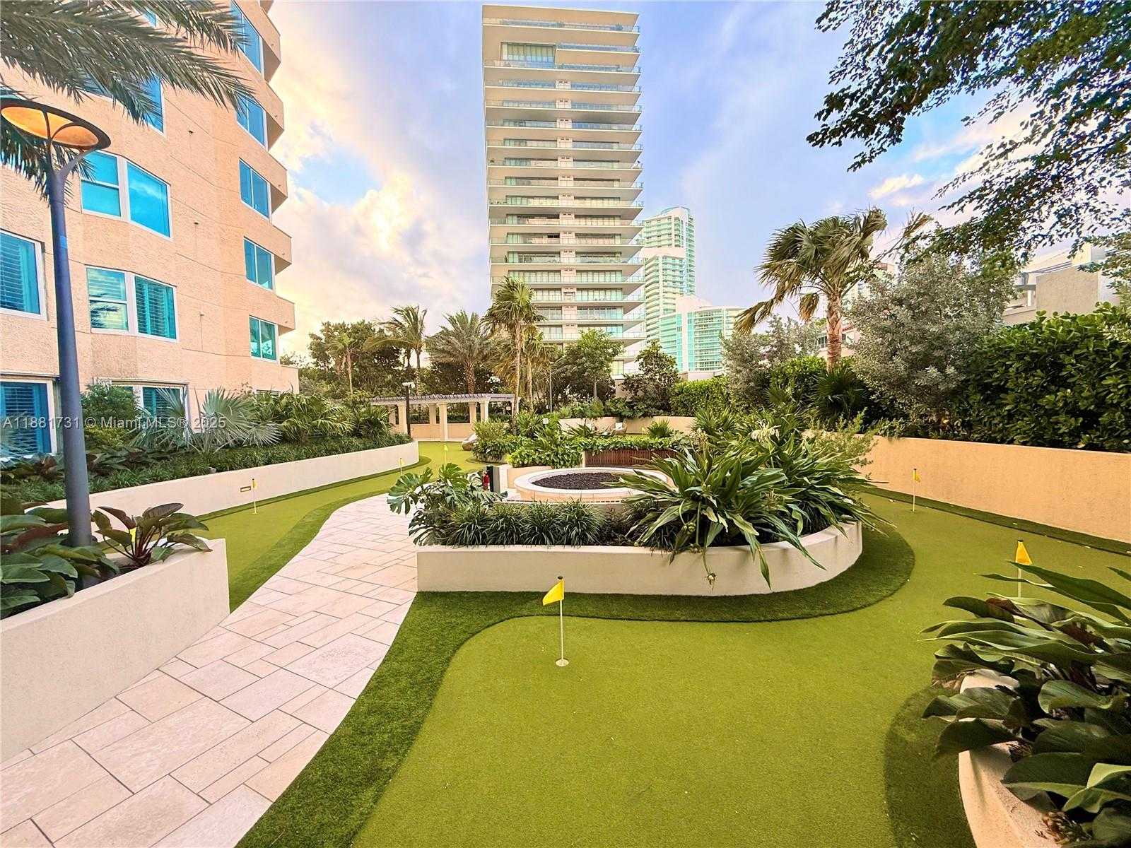 Small Image of 300 SOUTH POINTE DR #706, Miami Beach Number 42