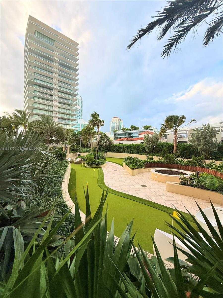 Small Image of 300 SOUTH POINTE DR #706, Miami Beach Number 45