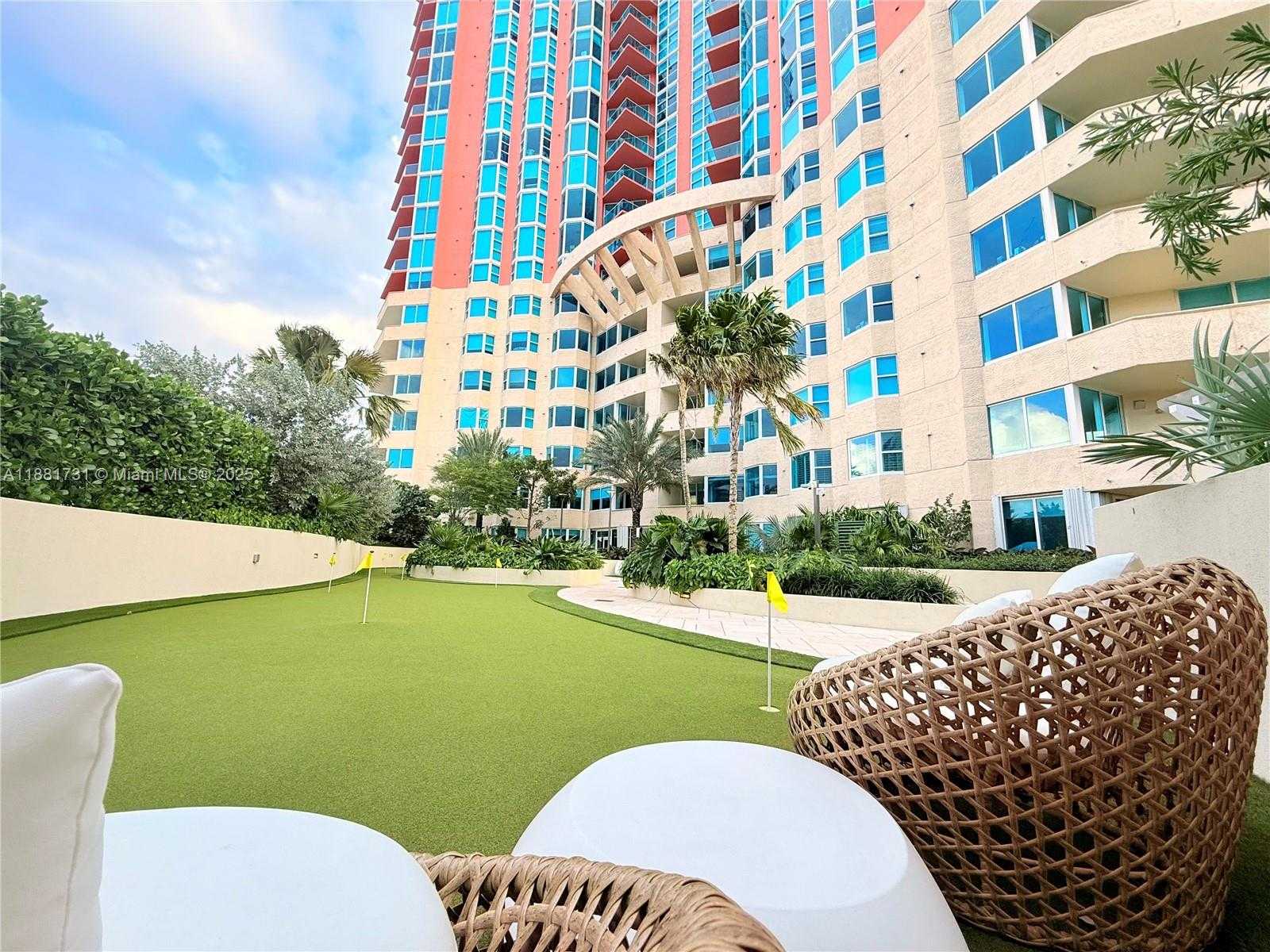 Small Image of 300 SOUTH POINTE DR #706, Miami Beach Number 47