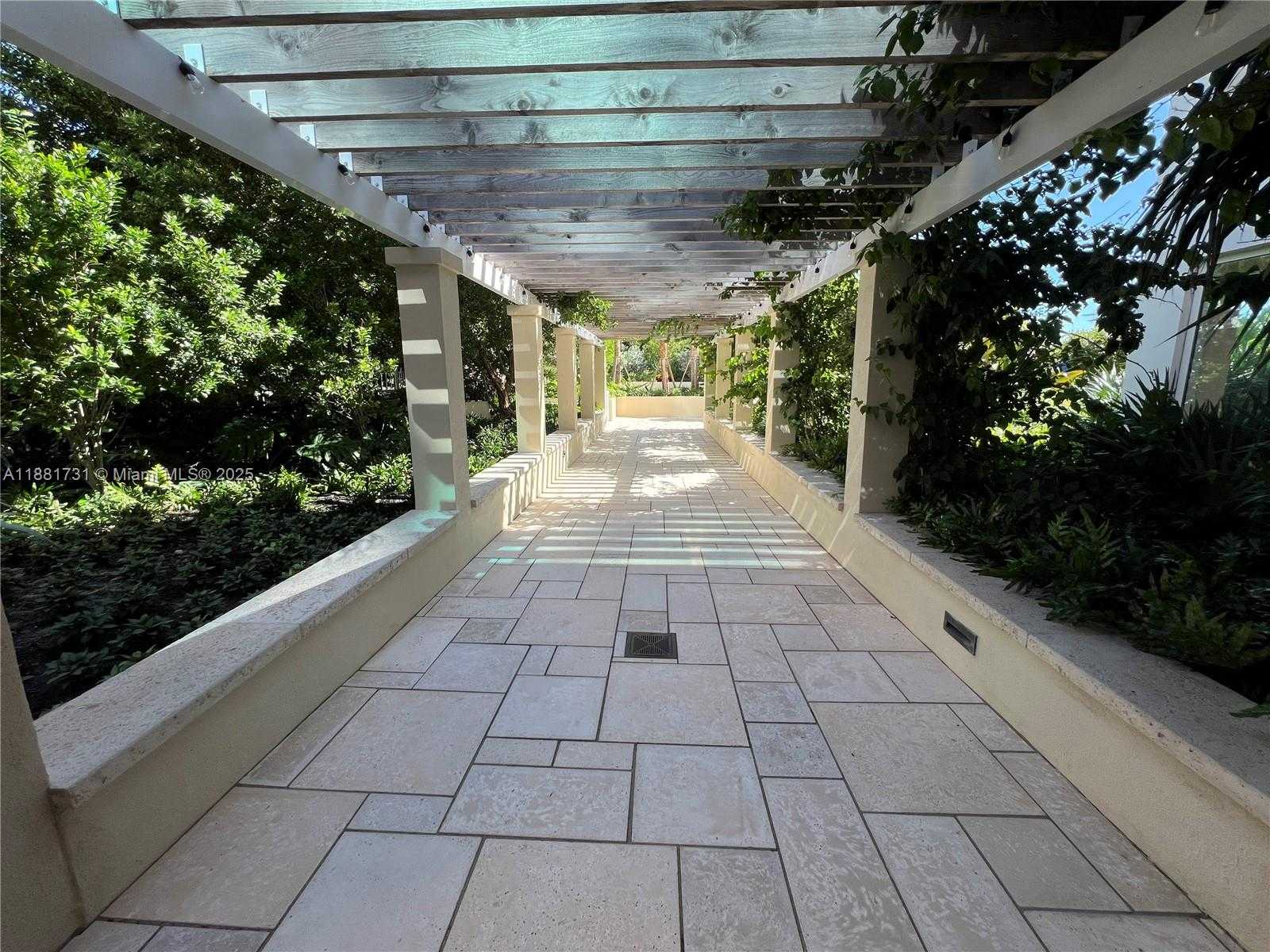 Small Image of 300 SOUTH POINTE DR #706, Miami Beach Number 49