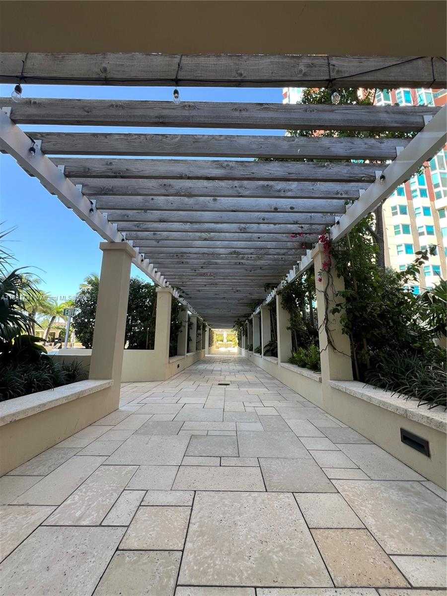 Small Image of 300 SOUTH POINTE DR #706, Miami Beach Number 51