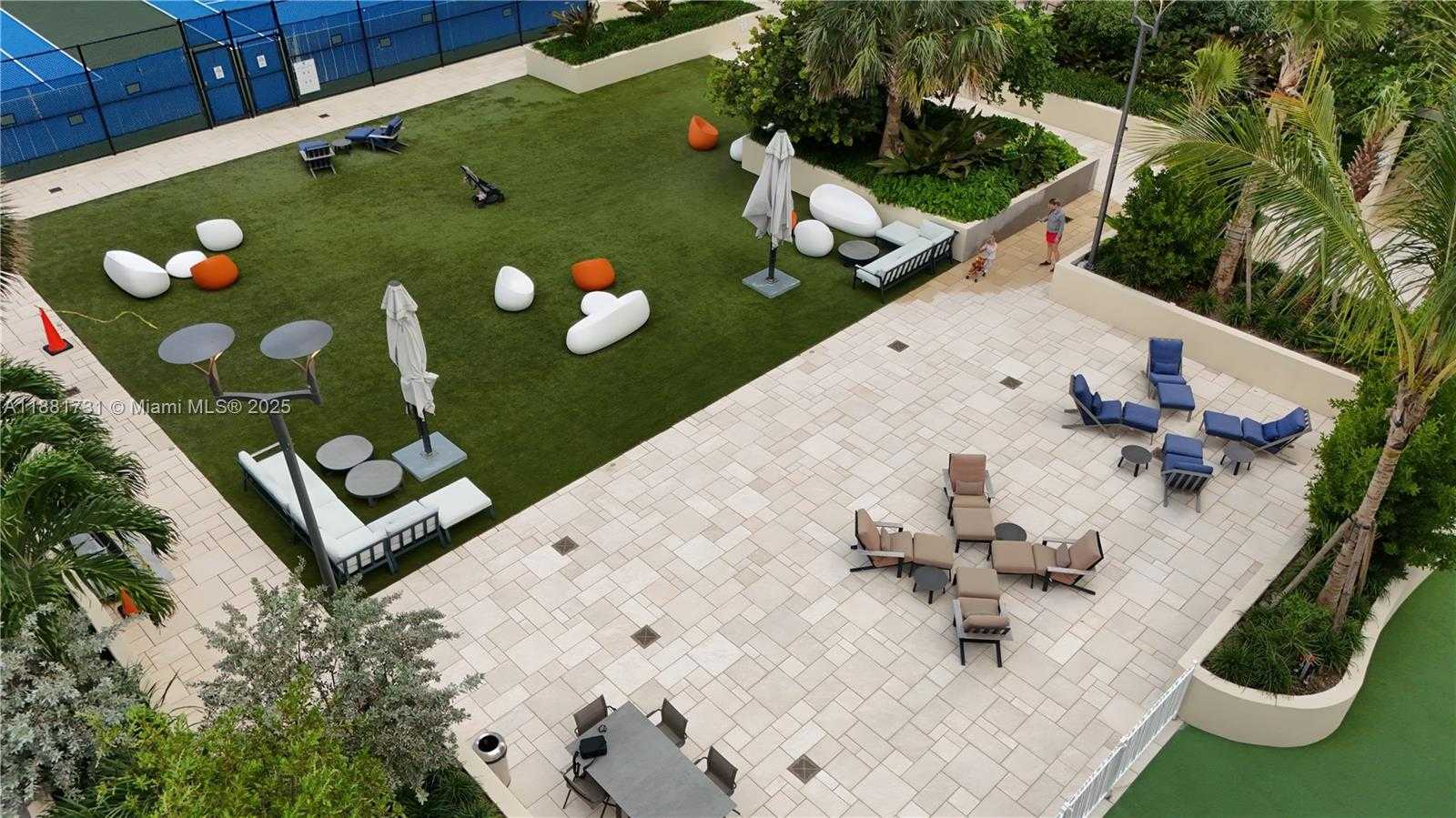 Small Image of 300 SOUTH POINTE DR #706, Miami Beach Number 58