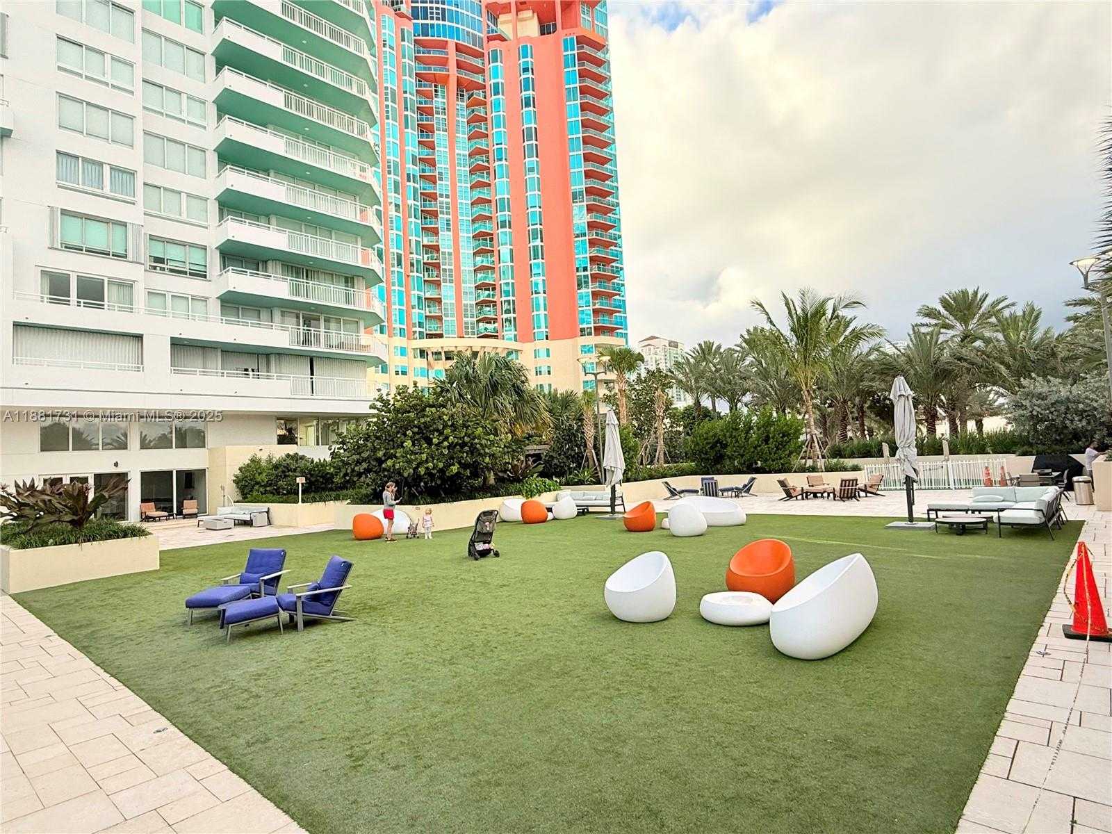 Small Image of 300 SOUTH POINTE DR #706, Miami Beach Number 59