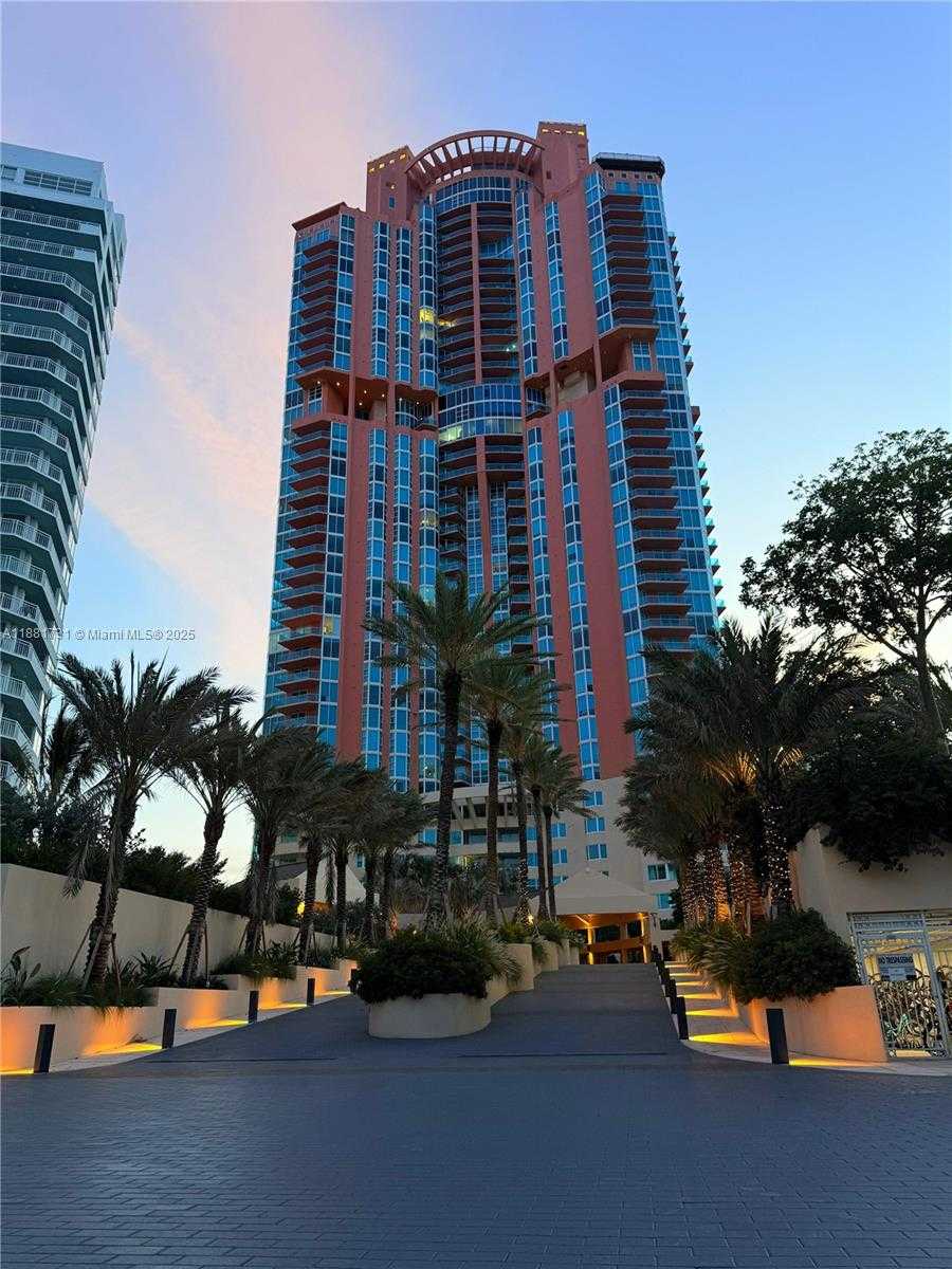 Small Image of 300 SOUTH POINTE DR #706, Miami Beach Number 61