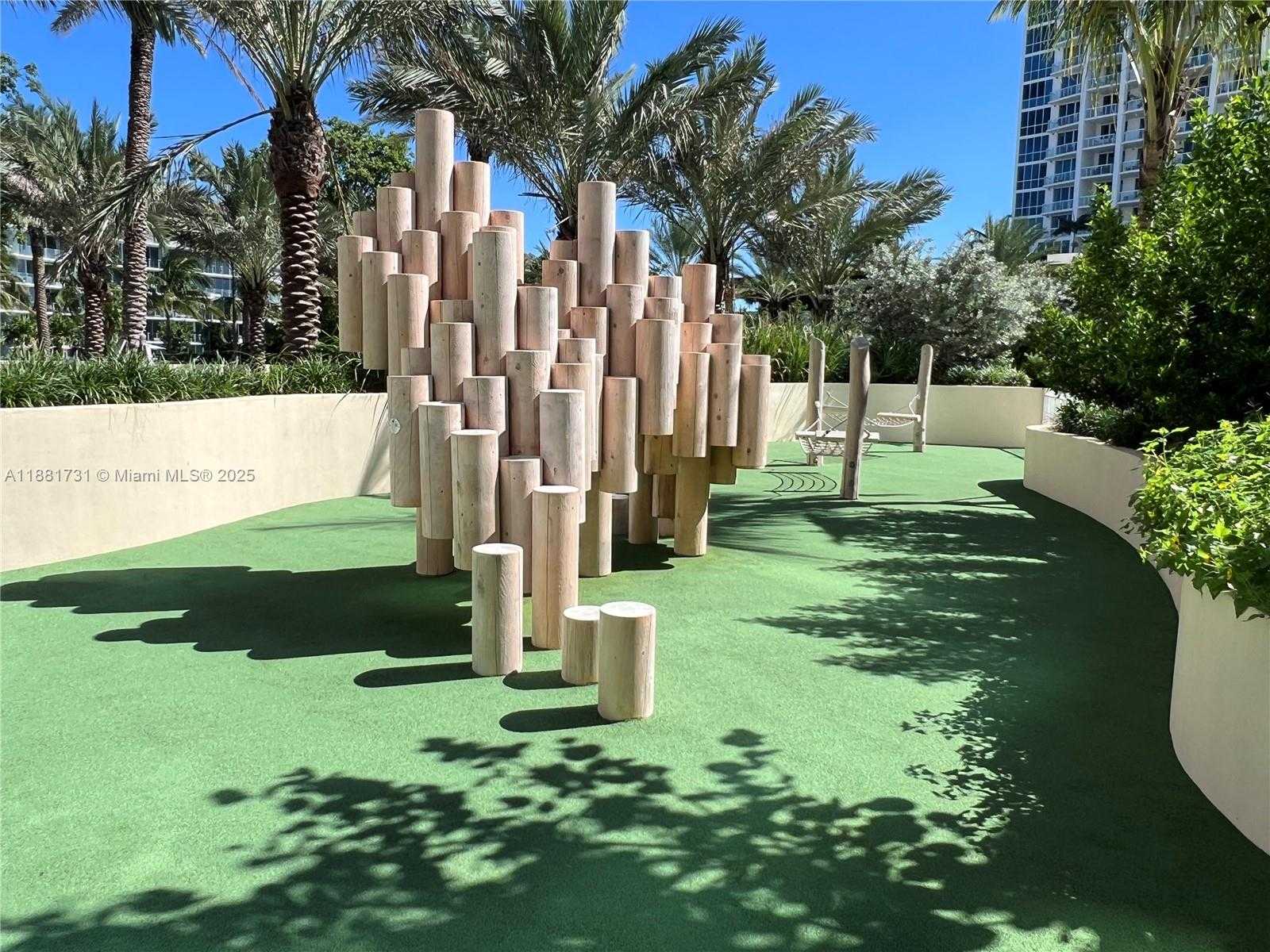 Small Image of 300 SOUTH POINTE DR #706, Miami Beach Number 71
