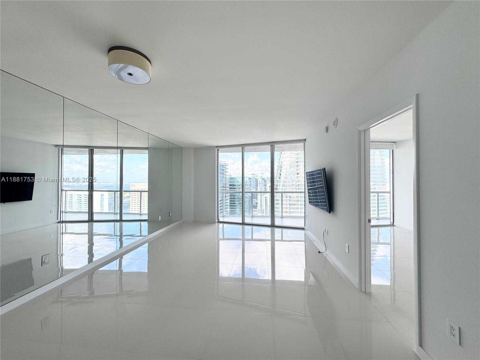 Small Image of 475 BRICKELL AVE #4812, Miami Number 2