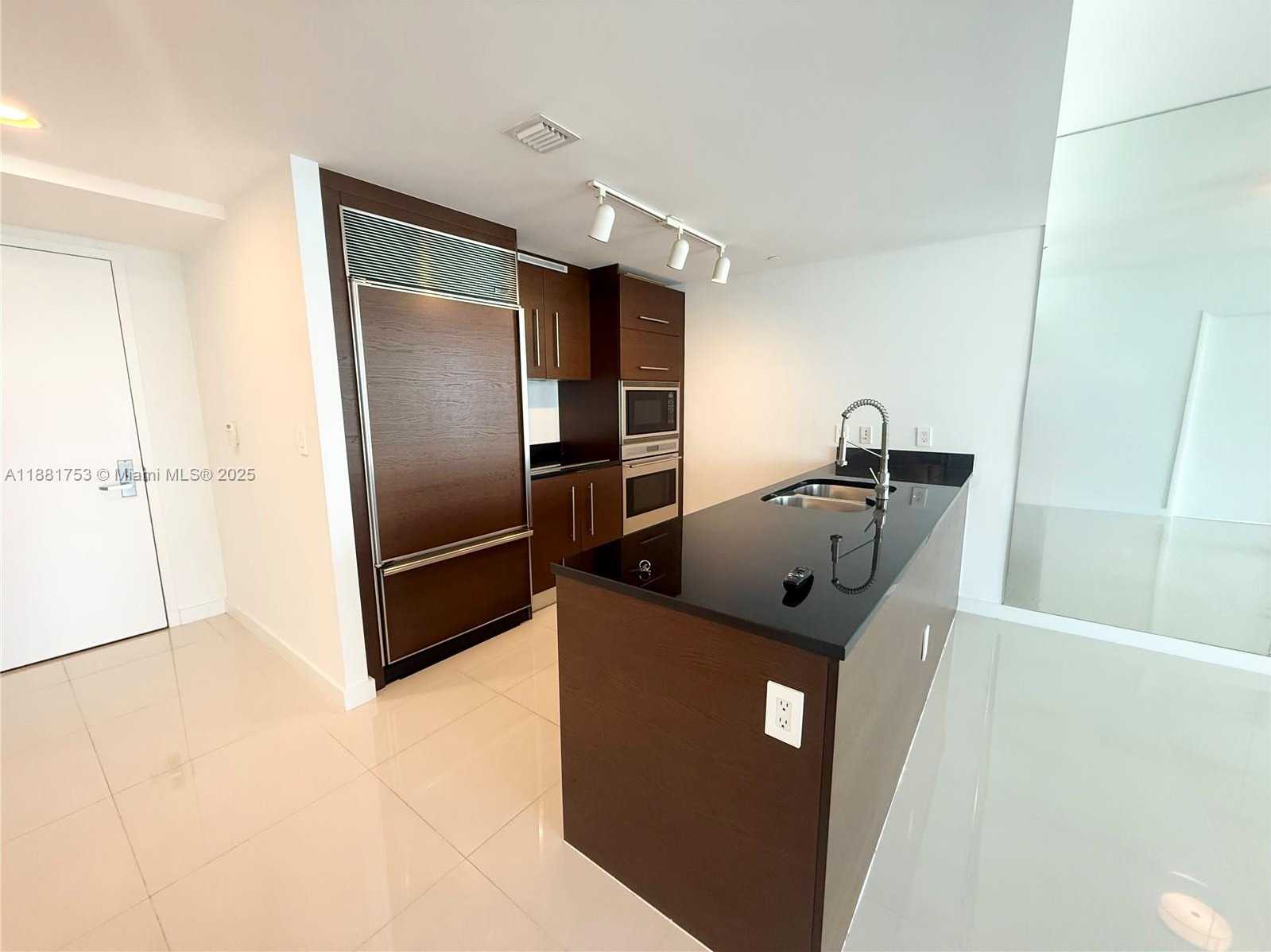 Small Image of 475 BRICKELL AVE #4812, Miami Number 3