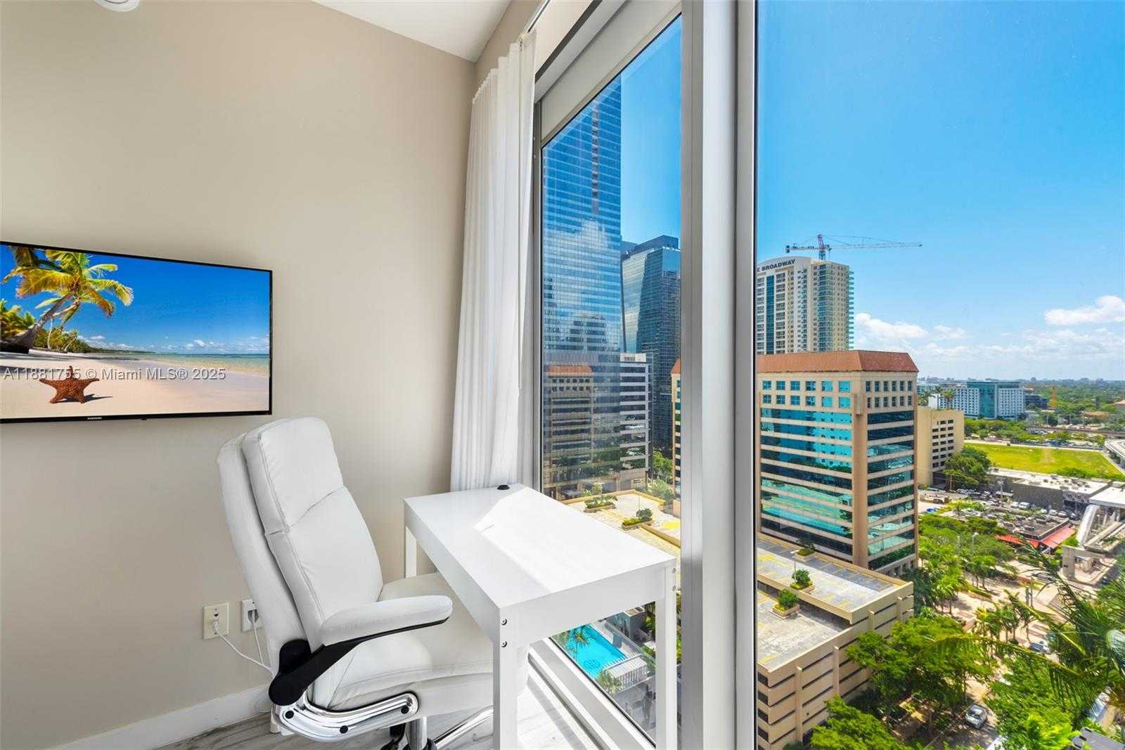 Small Image of 1300 BRICKELL BAY DR #1702, Miami Number 12