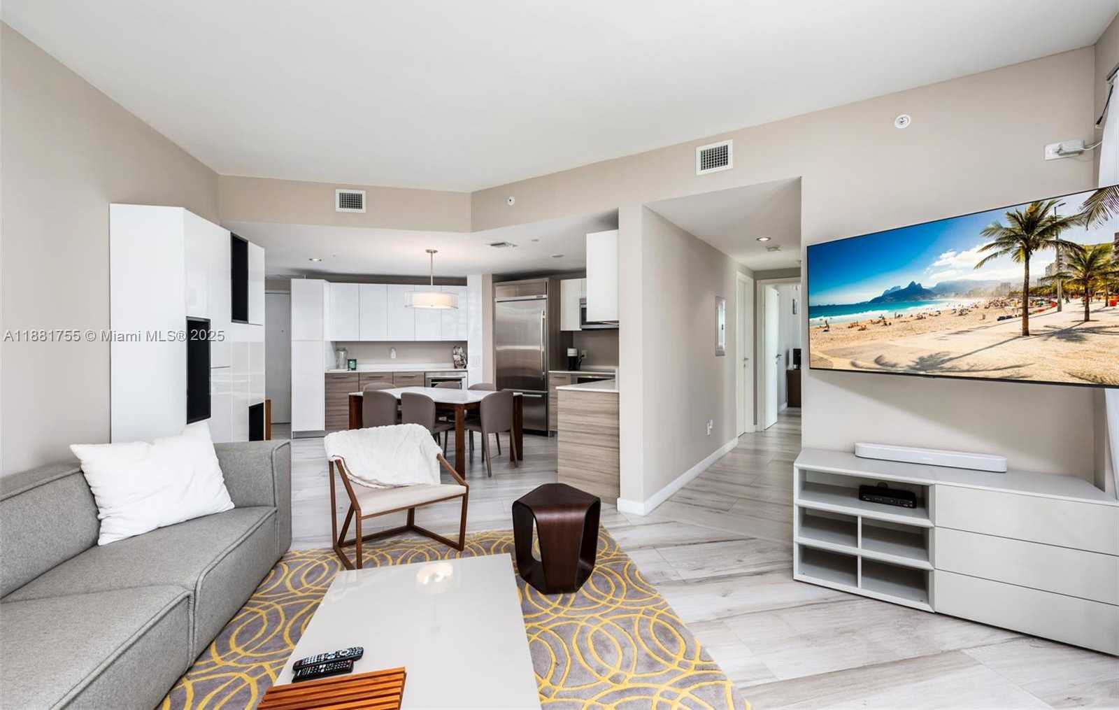 Small Image of 1300 BRICKELL BAY DR #1702, Miami Number 2