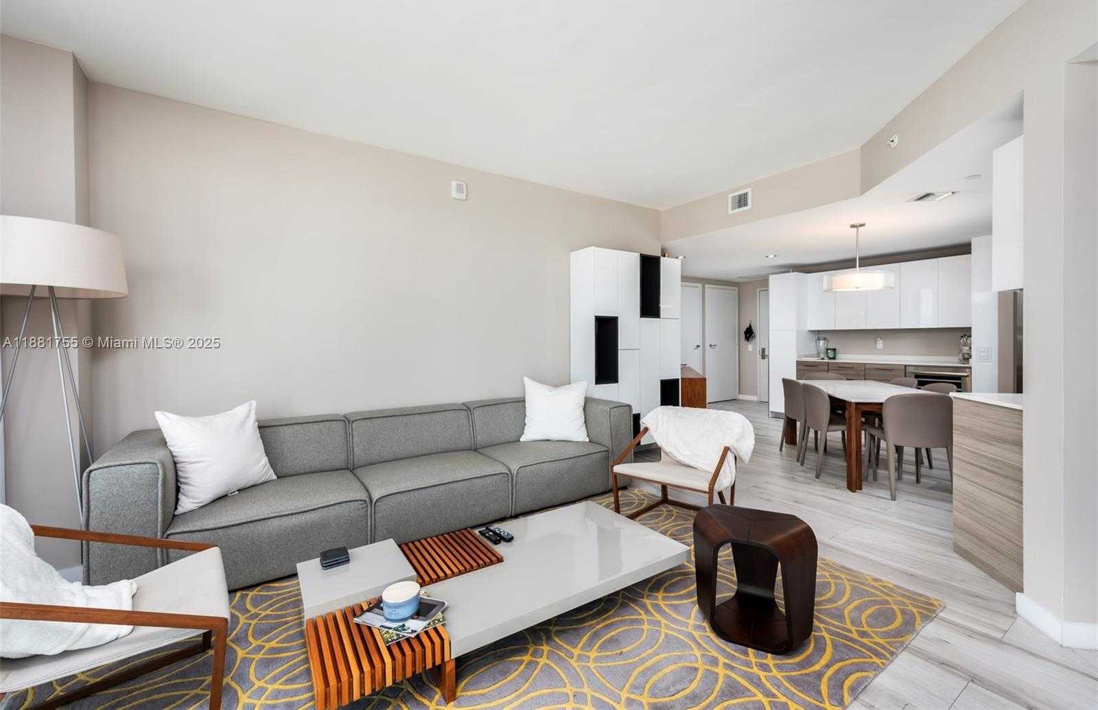 Small Image of 1300 BRICKELL BAY DR #1702, Miami Number 3