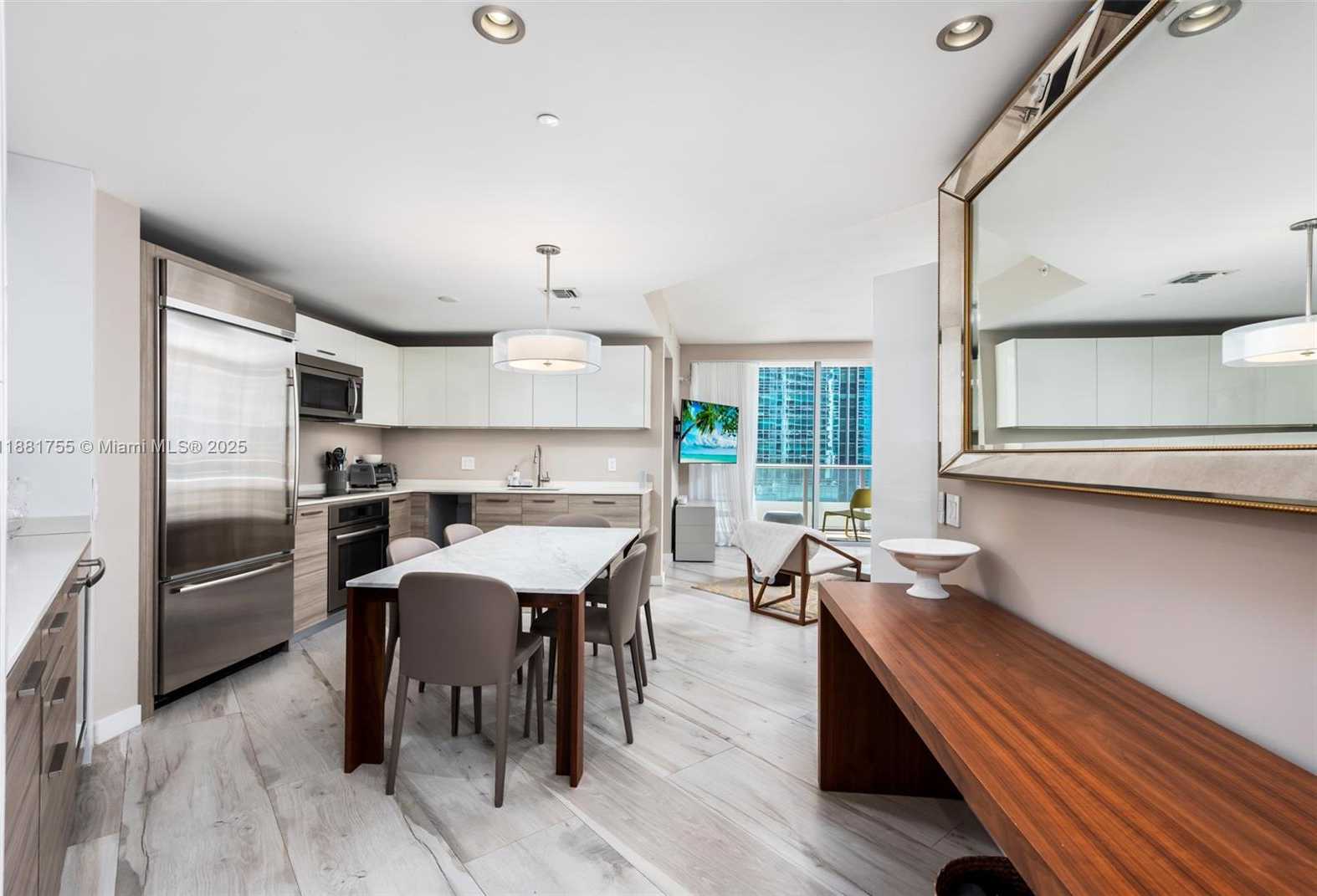 Small Image of 1300 BRICKELL BAY DR #1702, Miami Number 30