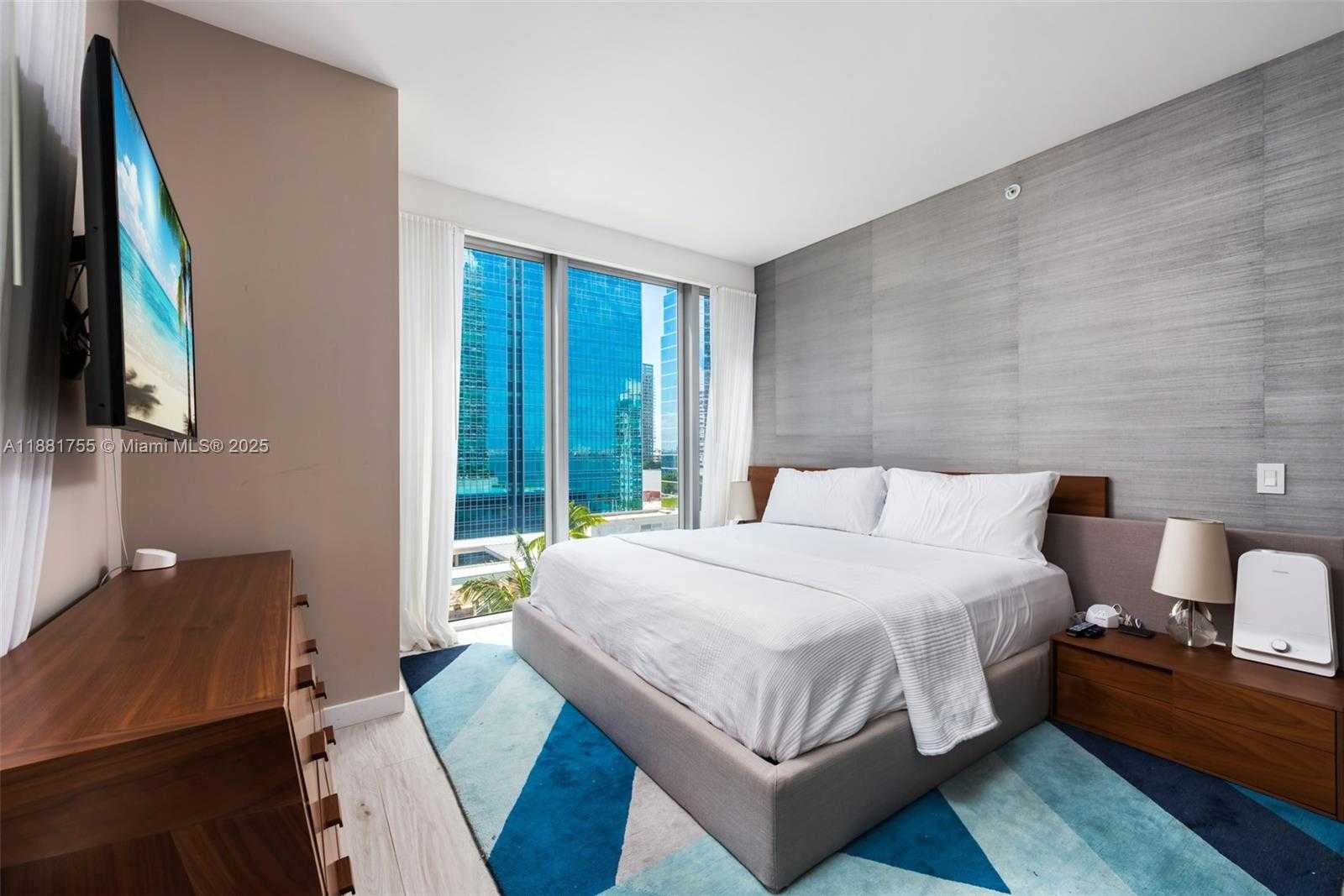 Small Image of 1300 BRICKELL BAY DR #1702, Miami Number 6