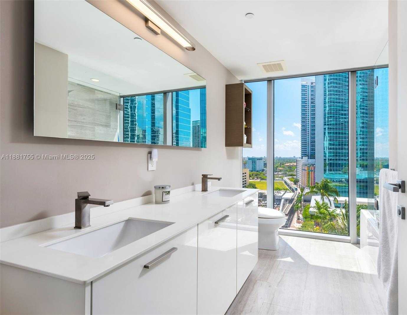 Small Image of 1300 BRICKELL BAY DR #1702, Miami Number 8