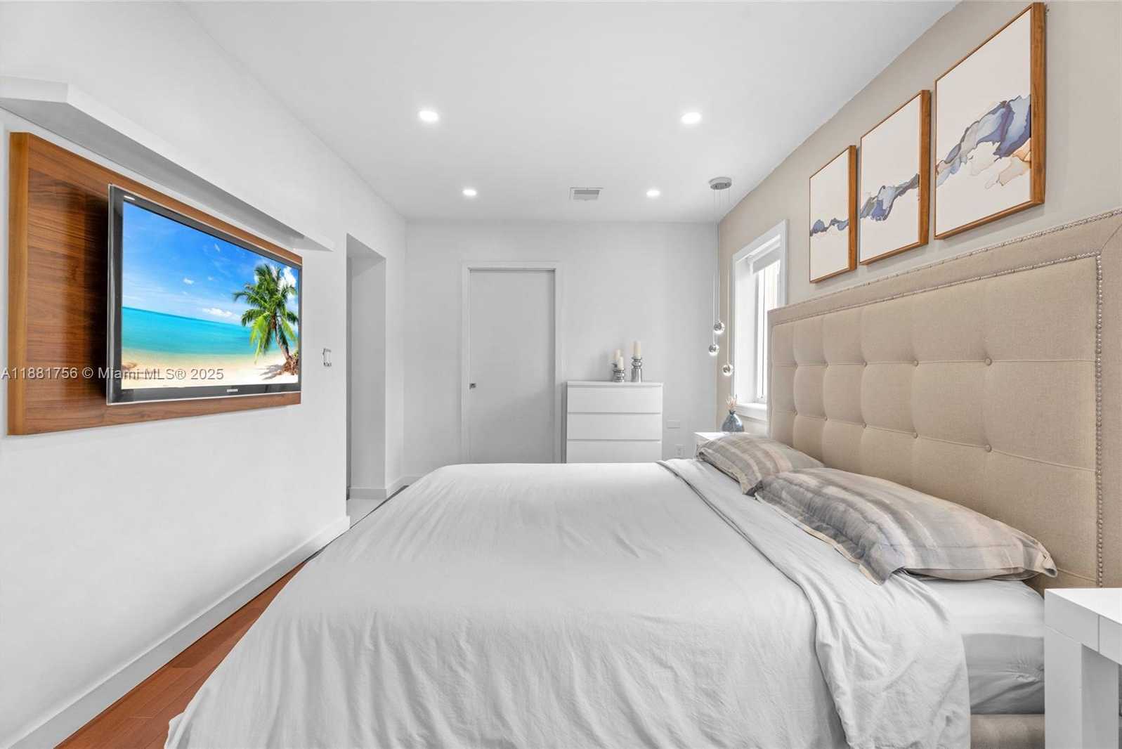 Small Image of 150 NORTH WEST 99TH ST, Miami Shores Number 13