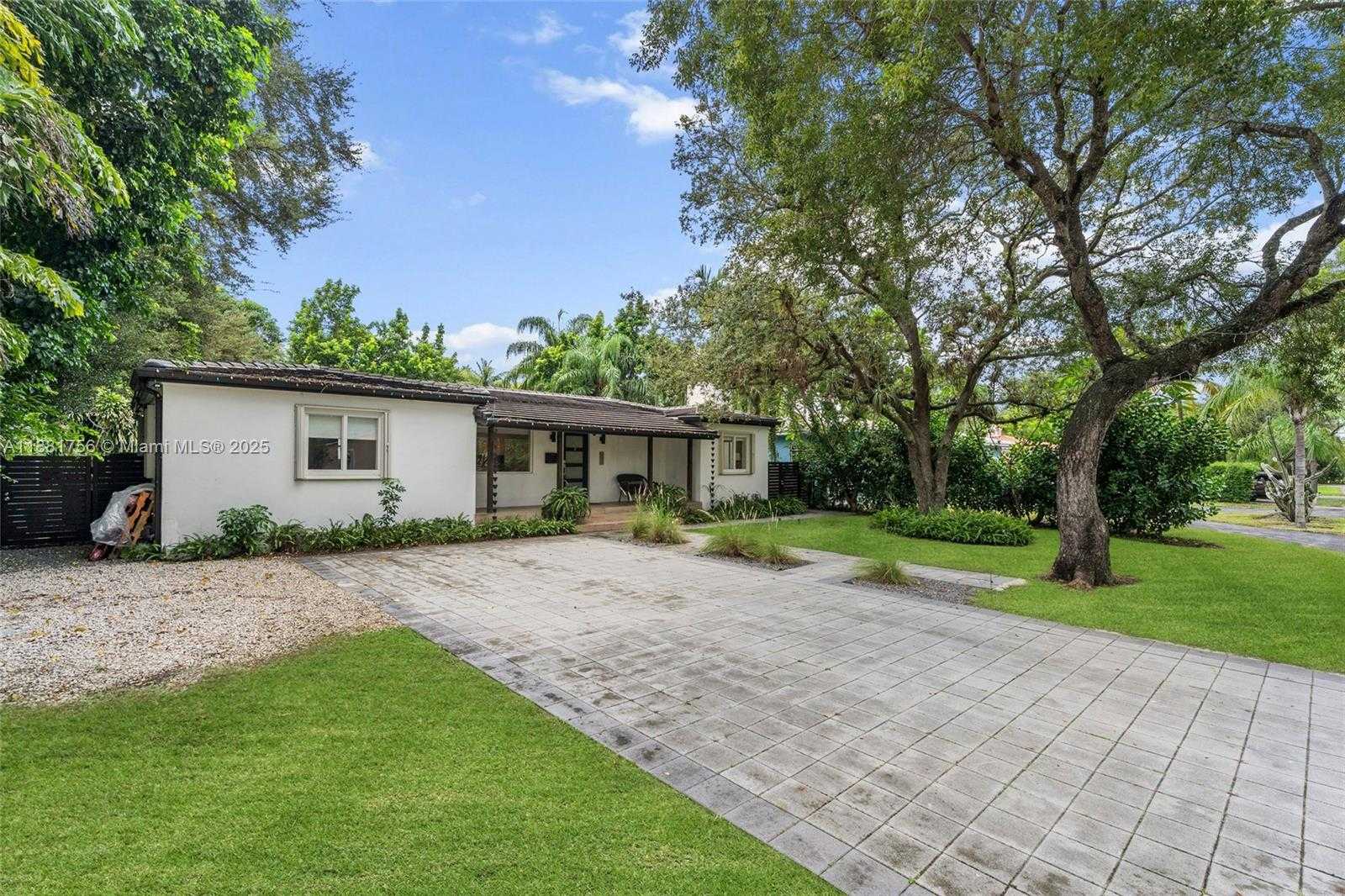 Small Image of 150 NORTH WEST 99TH ST, Miami Shores Number 3