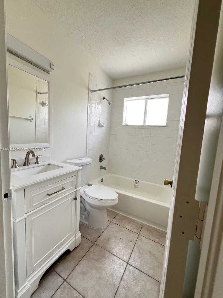 Small Image of 13950 SOUTH WEST 151ST CT, Miami Number 10