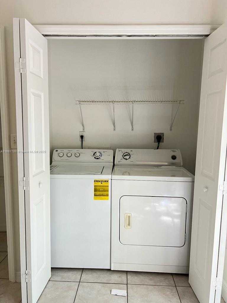 Small Image of 13950 SOUTH WEST 151ST CT, Miami Number 12