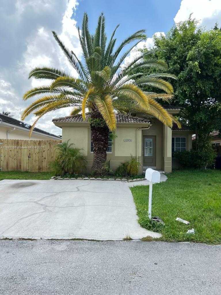 Small Image of 13950 SOUTH WEST 151ST CT, Miami Number 2
