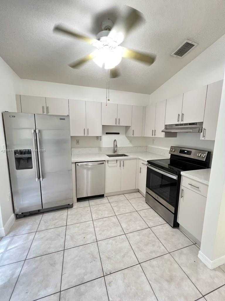 Small Image of 13950 SOUTH WEST 151ST CT, Miami Number 7
