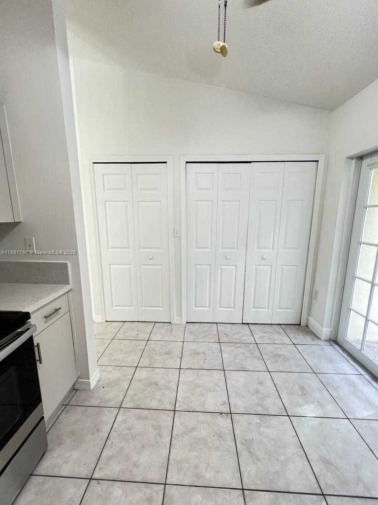 Small Image of 13950 SOUTH WEST 151ST CT, Miami Number 8