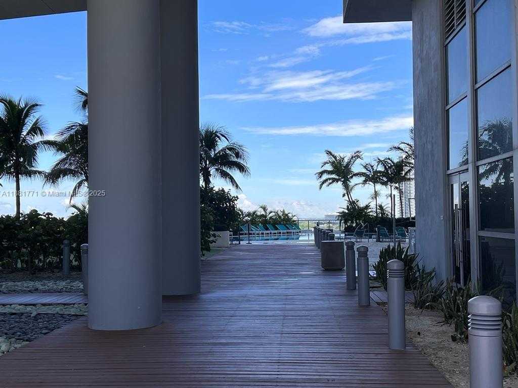 Small Image of 888 BISCAYNE BLVD #3001, Miami Number 24