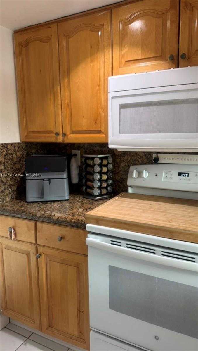 Small Image of 11800 SOUTH WEST 18TH ST #222-4, Miami Number 3
