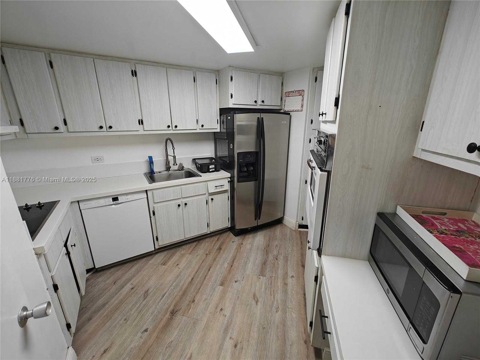Small Image of 905 BRICKELL BAY DR #724, Miami Number 34
