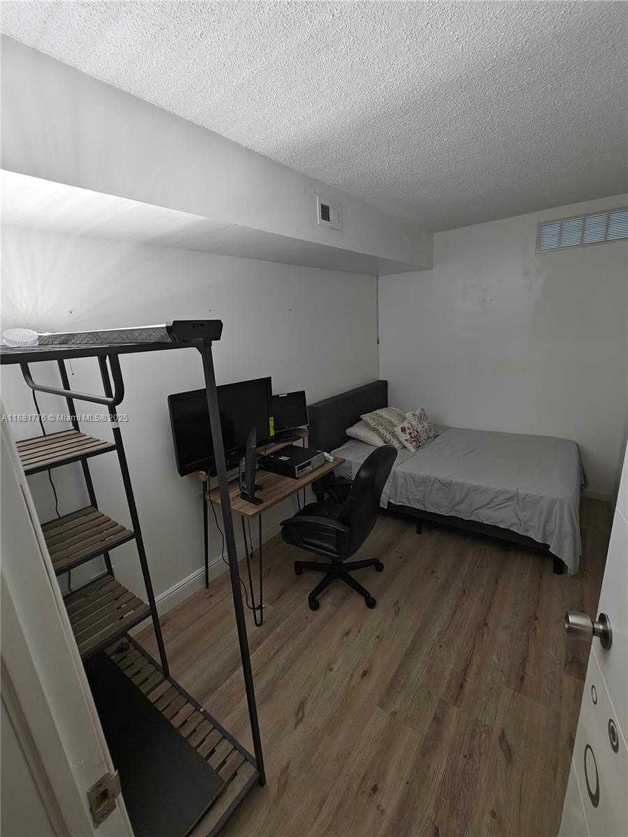 Small Image of 905 BRICKELL BAY DR #724, Miami Number 40