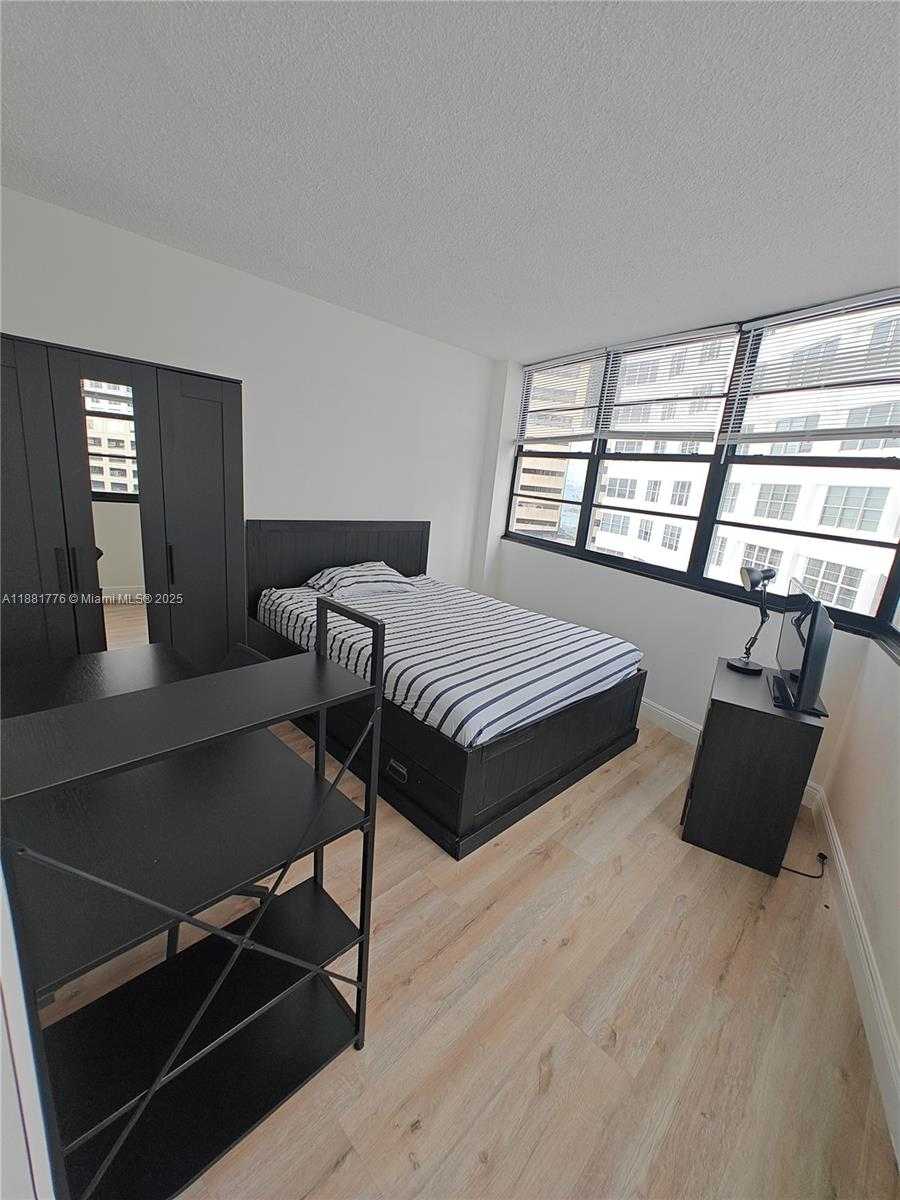 Small Image of 905 BRICKELL BAY DR #724, Miami Number 45