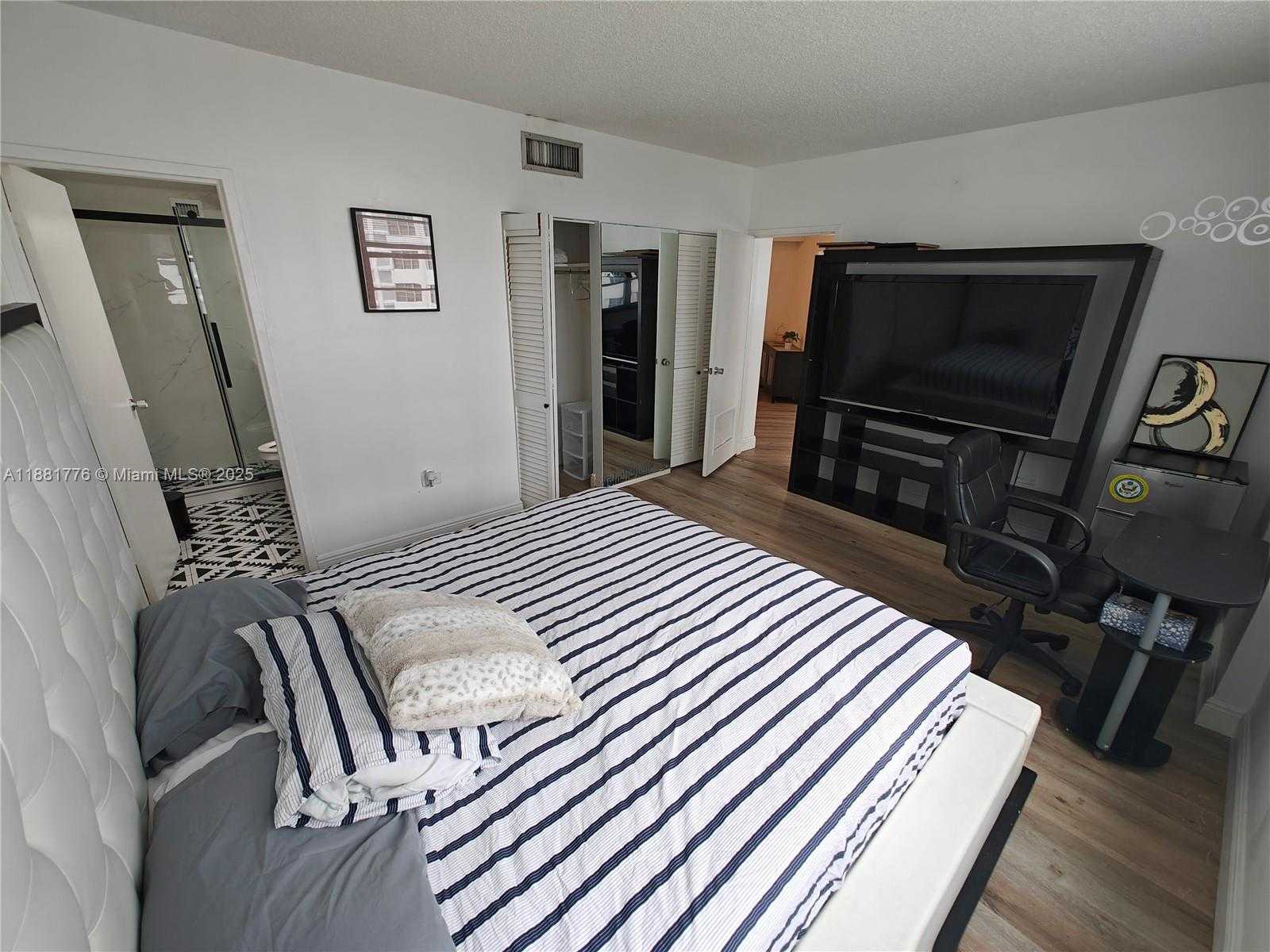 Small Image of 905 BRICKELL BAY DR #724, Miami Number 48