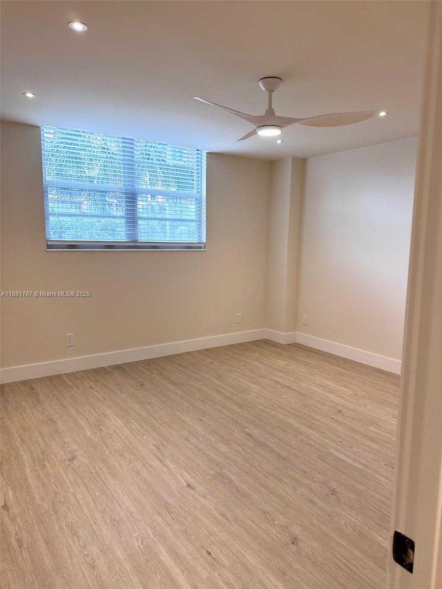 Small Image of 90 EDGEWATER DR #212, Coral Gables Number 13