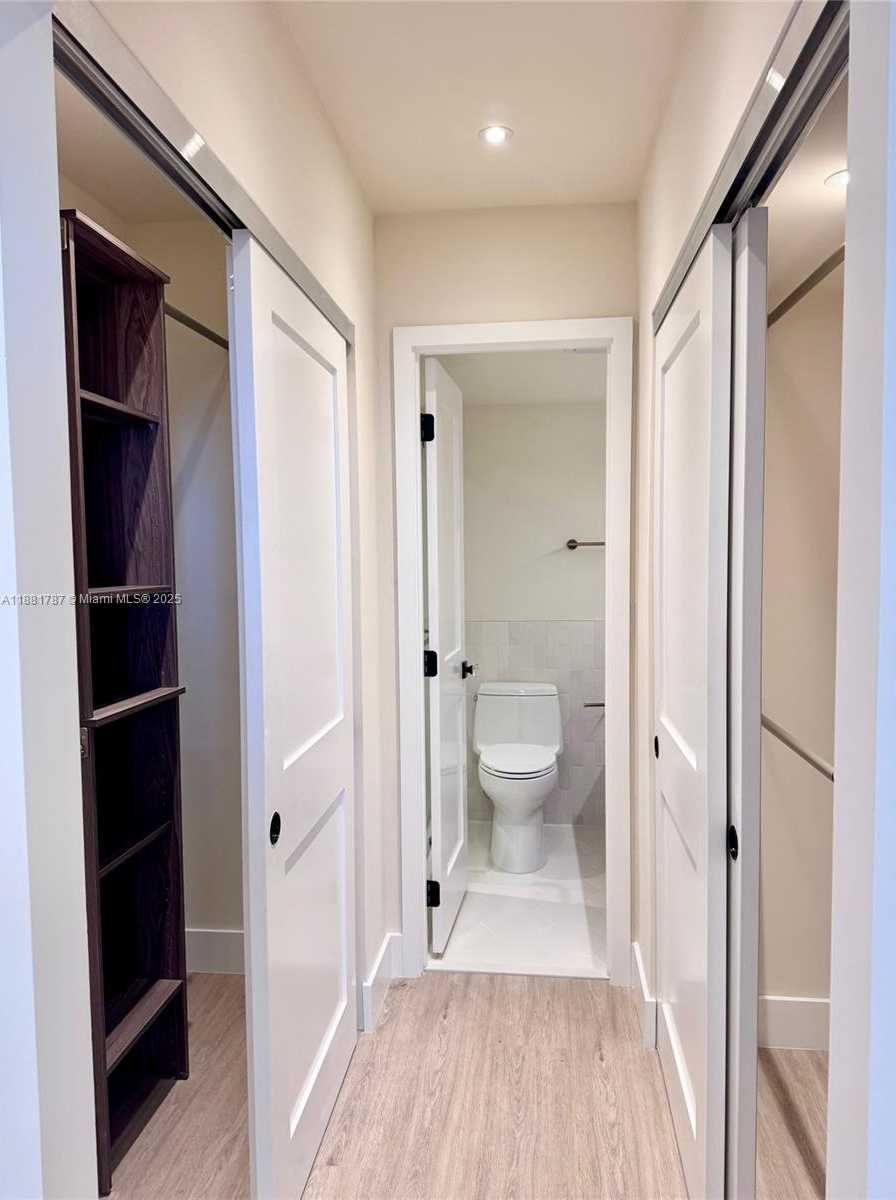 Small Image of 90 EDGEWATER DR #212, Coral Gables Number 17