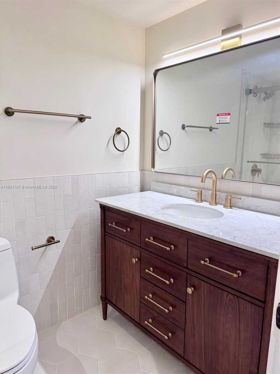 Small Image of 90 EDGEWATER DR #212, Coral Gables Number 18