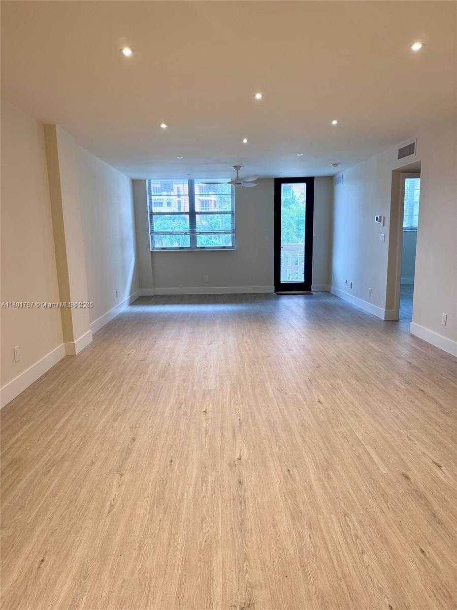 Small Image of 90 EDGEWATER DR #212, Coral Gables Number 2