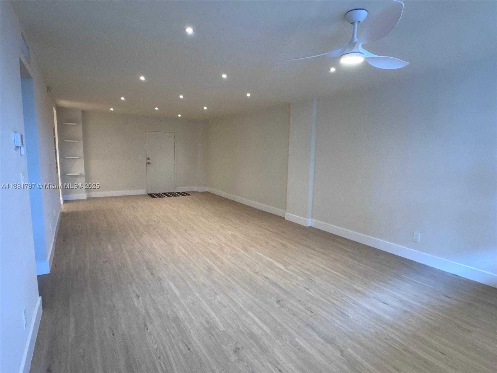 Small Image of 90 EDGEWATER DR #212, Coral Gables Number 22