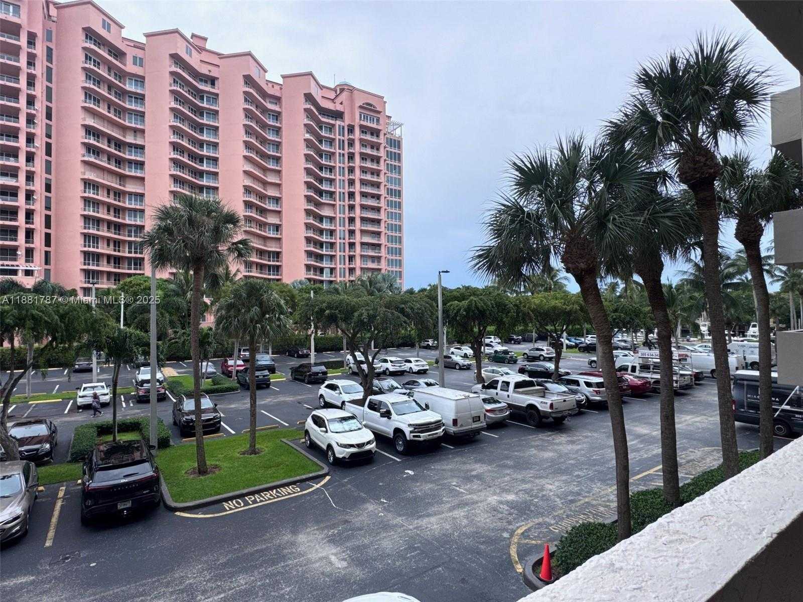 Small Image of 90 EDGEWATER DR #212, Coral Gables Number 24