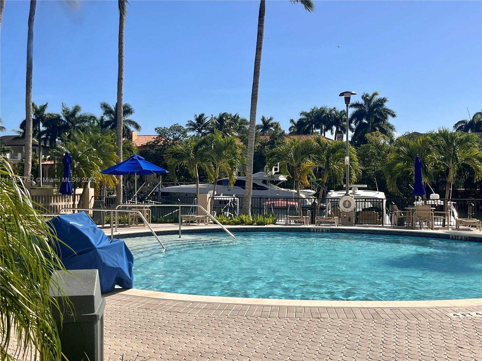 Small Image of 90 EDGEWATER DR #212, Coral Gables Number 27