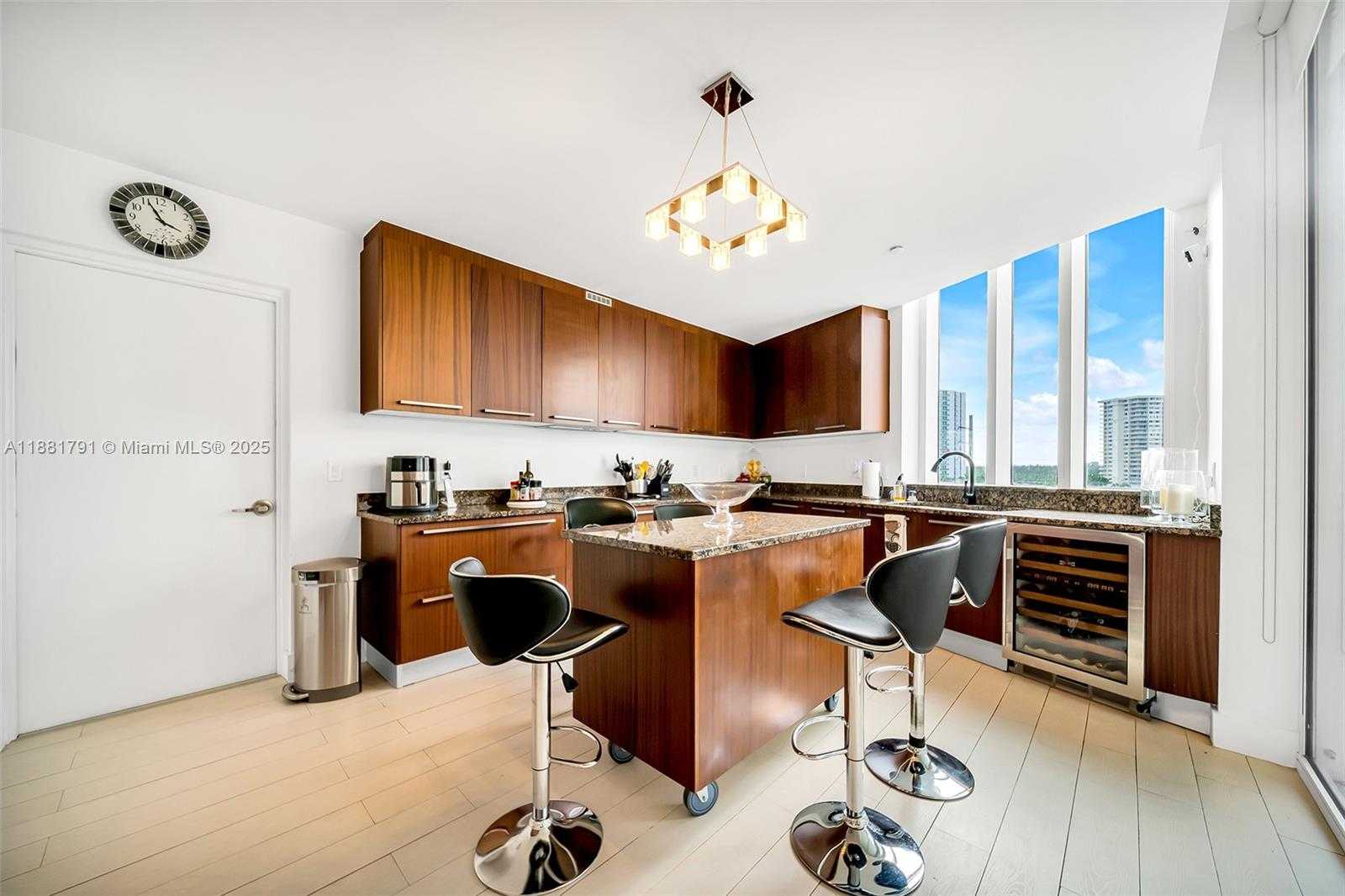 Small Image of 15901 COLLINS AVE #404, Sunny Isles Beach Number 17