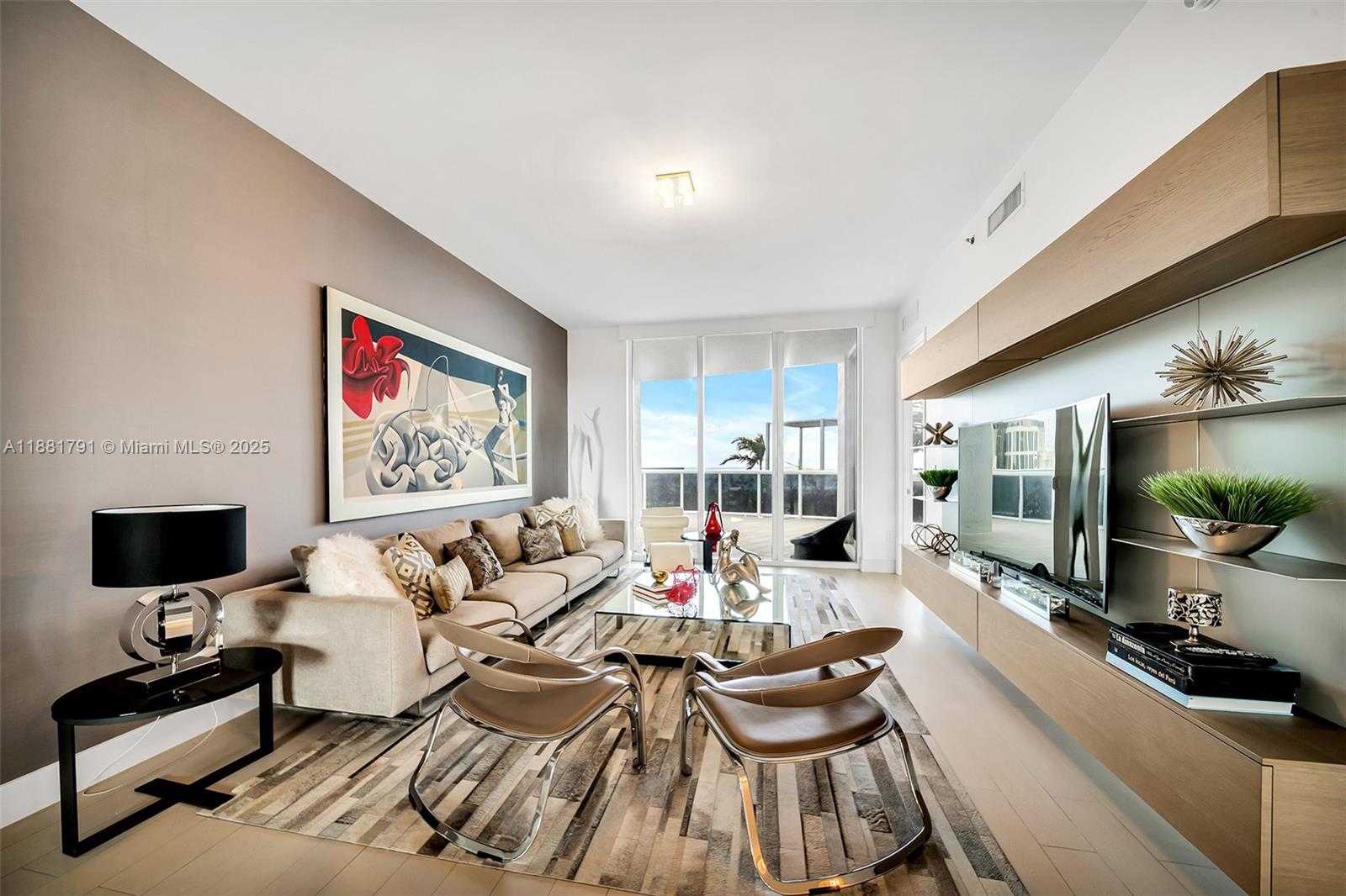 Small Image of 15901 COLLINS AVE #404, Sunny Isles Beach Number 4