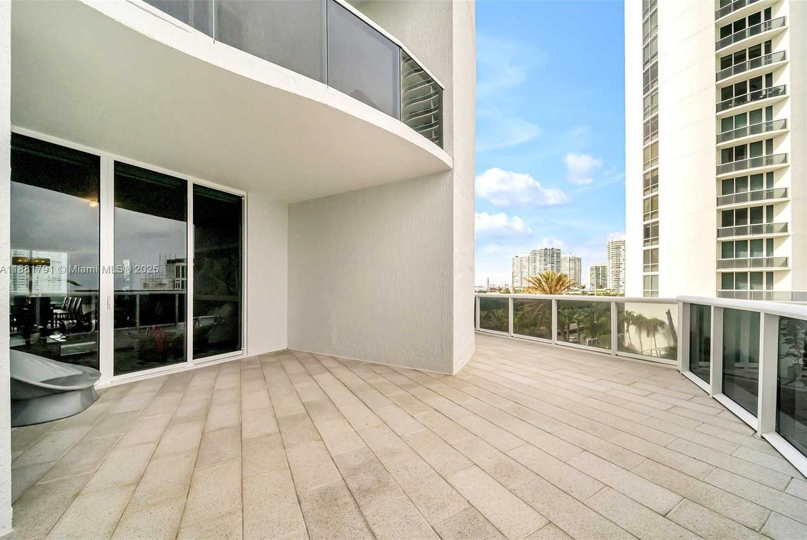 Small Image of 15901 COLLINS AVE #404, Sunny Isles Beach Number 8